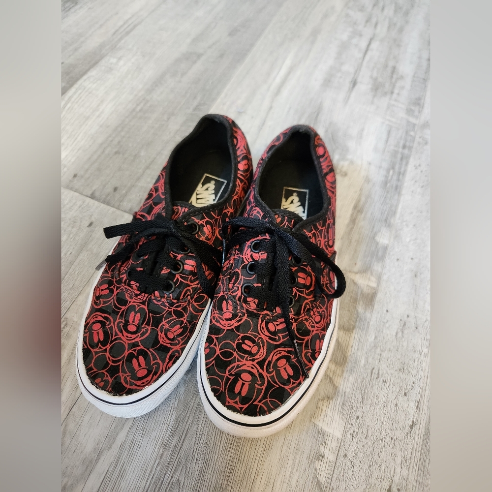 Vans x Disney Mickey Mouse Lace Up Sneaker Size Women's 5.5 Men's 4